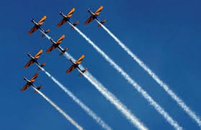 Em parceria com a gestão do prefeito Helder Carvalho, Esquadrilha da Fumaça reúne multidão ao promover espetáculo aéreo nos céus de Sousa PB